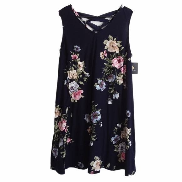 Fortune & Ivy Dresses & Skirts - ☆☆SOLD☆☆ Fortune & Ivy Back Detail Knit Dress